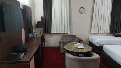 عکس هتل بزرگ پارسیا قم