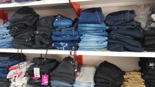 عکس فروشگاه پوشاک خانواده