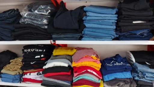 عکس فروشگاه پوشاک خانواده