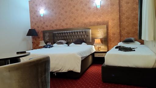 عکس هتل بزرگ پارسیا قم