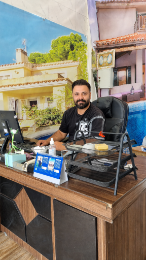 عکس گروه مشاورین املاک برادران