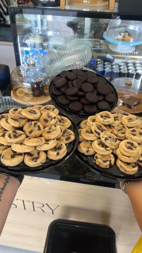 عکس کافه روستری و پیستری آکام