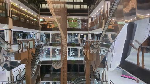 عکس مرکز خرید شهرآرا