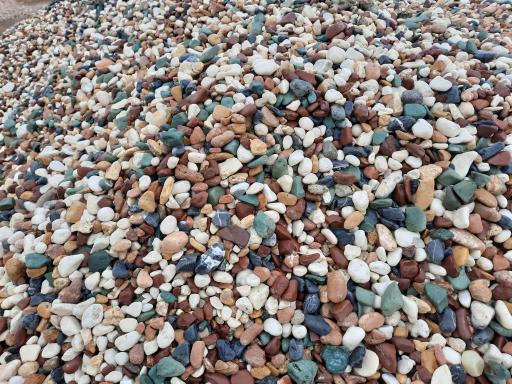 عکس شن رنگی و قلوه سنگ جلال شریفی