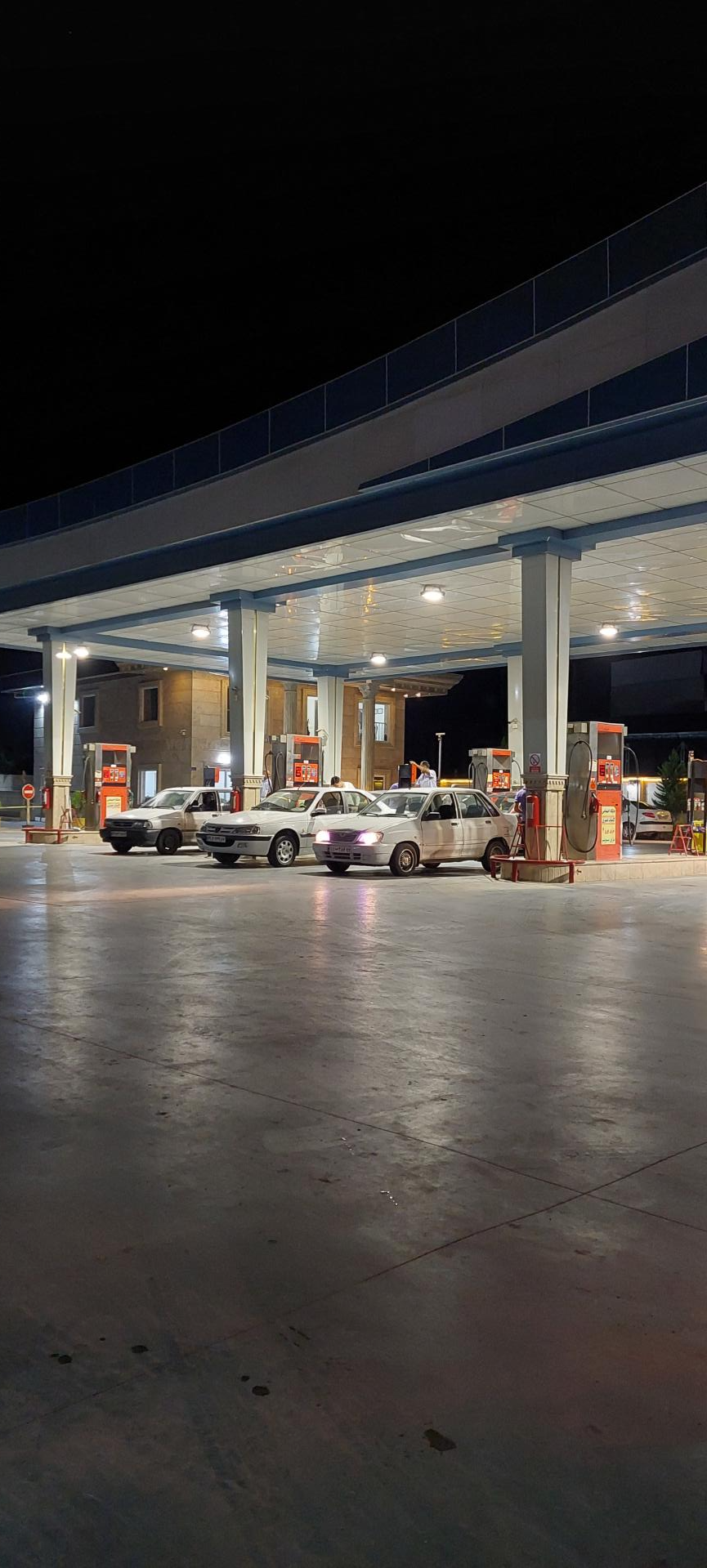 عکس پمپ بنزین نصیری