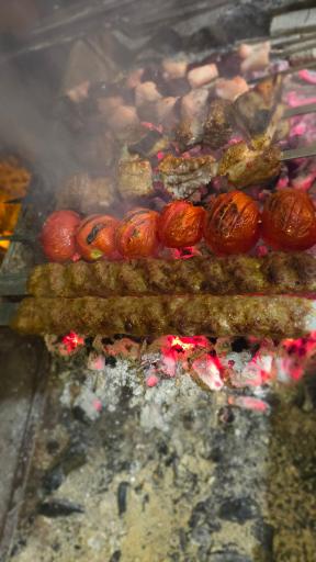 عکس سفره خانه سنتی فرحزاد