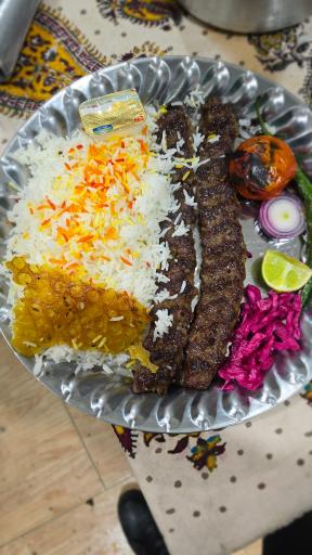 عکس سفره خانه سنتی فرحزاد