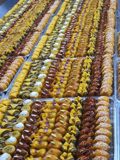 عکس شیرینی سرای خوشه ابادان