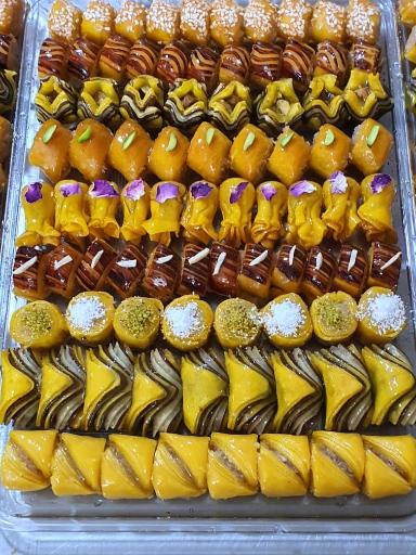 عکس شیرینی سرای خوشه ابادان