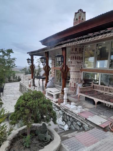 عکس باغچه رستوران دشت بهشت