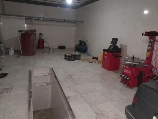 عکس تعویض روغنی و لاستیک فروشی ناظری