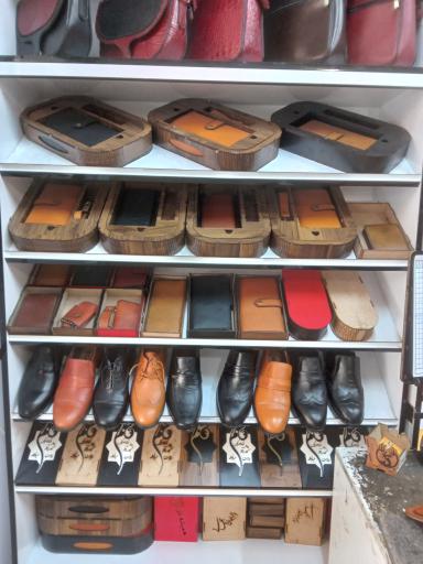 عکس فروشگاه ستین چرم