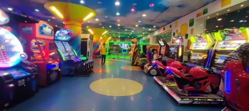 عکس شهربازی سرزمین رویایی آناهید