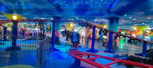 عکس شهربازی سرزمین رویایی آناهید