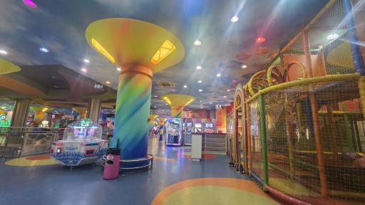 عکس شهربازی سرزمین رویایی آناهید