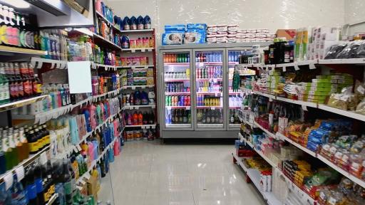 عکس ارزانسرای مواد غذایی نانازاده