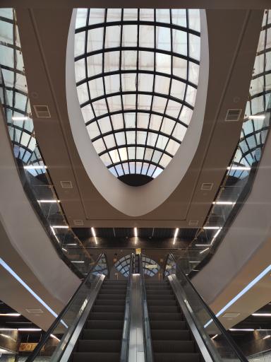 عکس مرکز خرید آرامیس