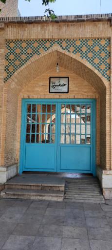 عکس درب شماره دو باب حمزه بن موسی