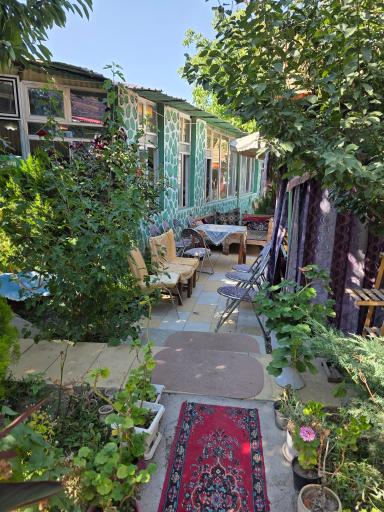 عکس رستوران باغ ال آی