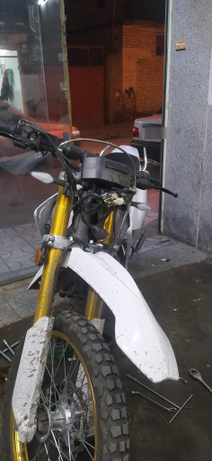 عکس چکاپ هندا تعمیرات انواع موتور سیکلت 