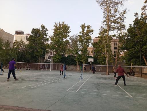 عکس زمین بسکتبال و بدمینتون