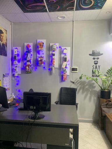 عکس محصولات فرهنگی آبان 