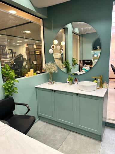 عکس سالن زیبایی میترا شعبان