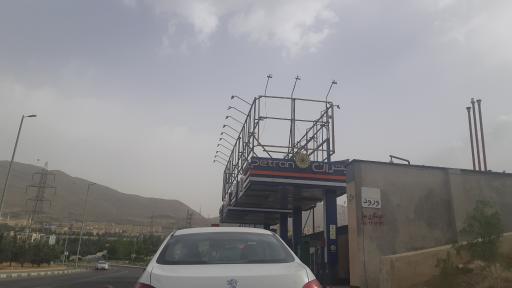 عکس پمپ بنزین پتران