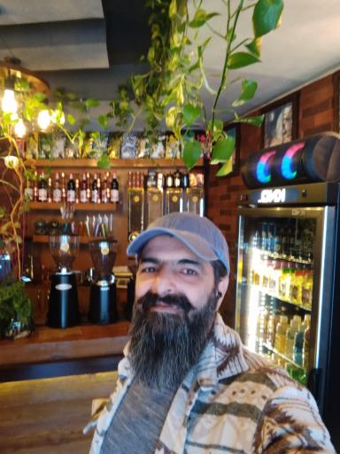 عکس حمید کافه