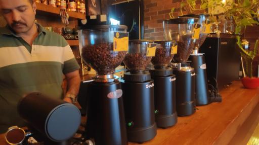 عکس حمید کافه