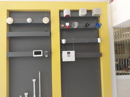 عکس دوربین مداربسته و دزدگیر چشم سوم