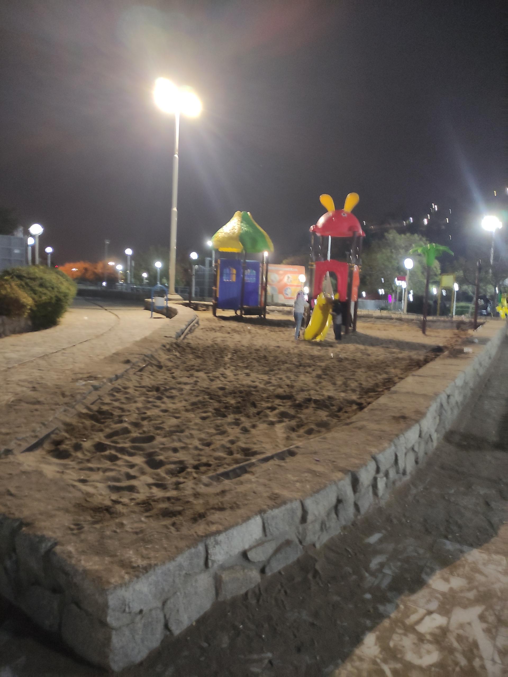 عکس زمین شن بازی کودکان 