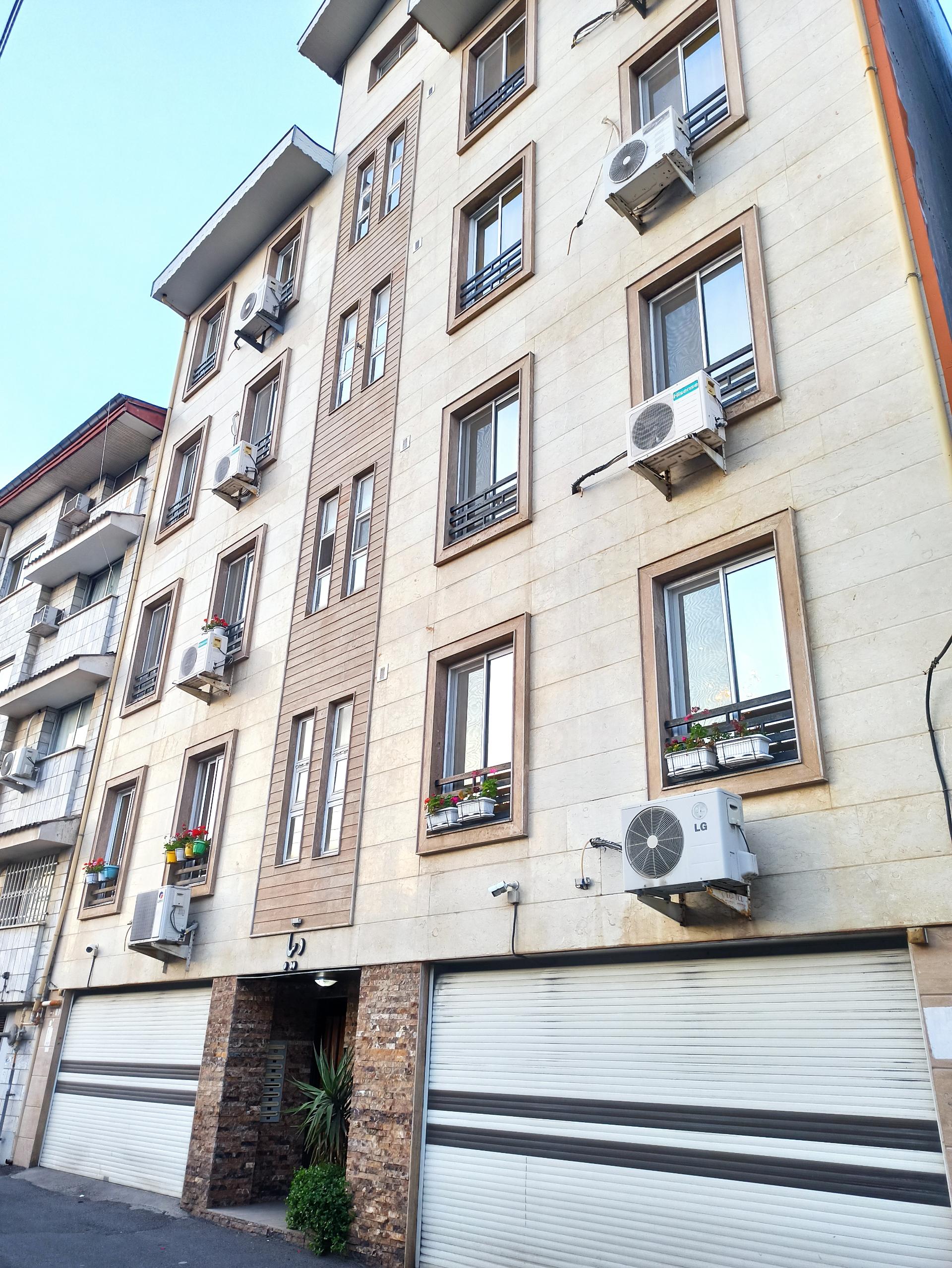 عکس ساختمان دیبا