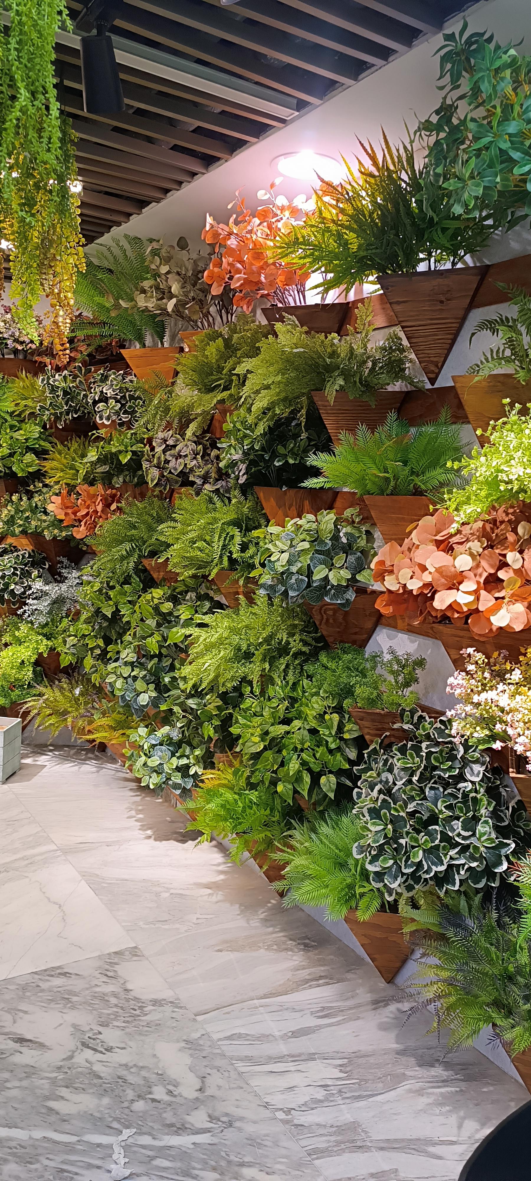 عکس گالری کادویی ودکوری گل مصنوعی مهیار