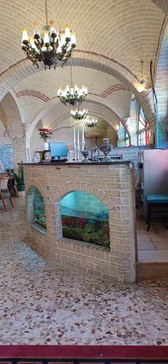 عکس رستوران عمارت شاندیز