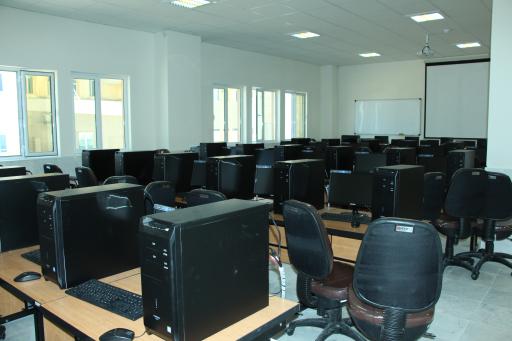 عکس دانشکده حقوق و علوم انسانی کاشان