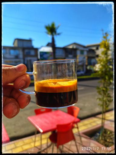 عکس بستنی قیفی با شیر محلی آپاتیه