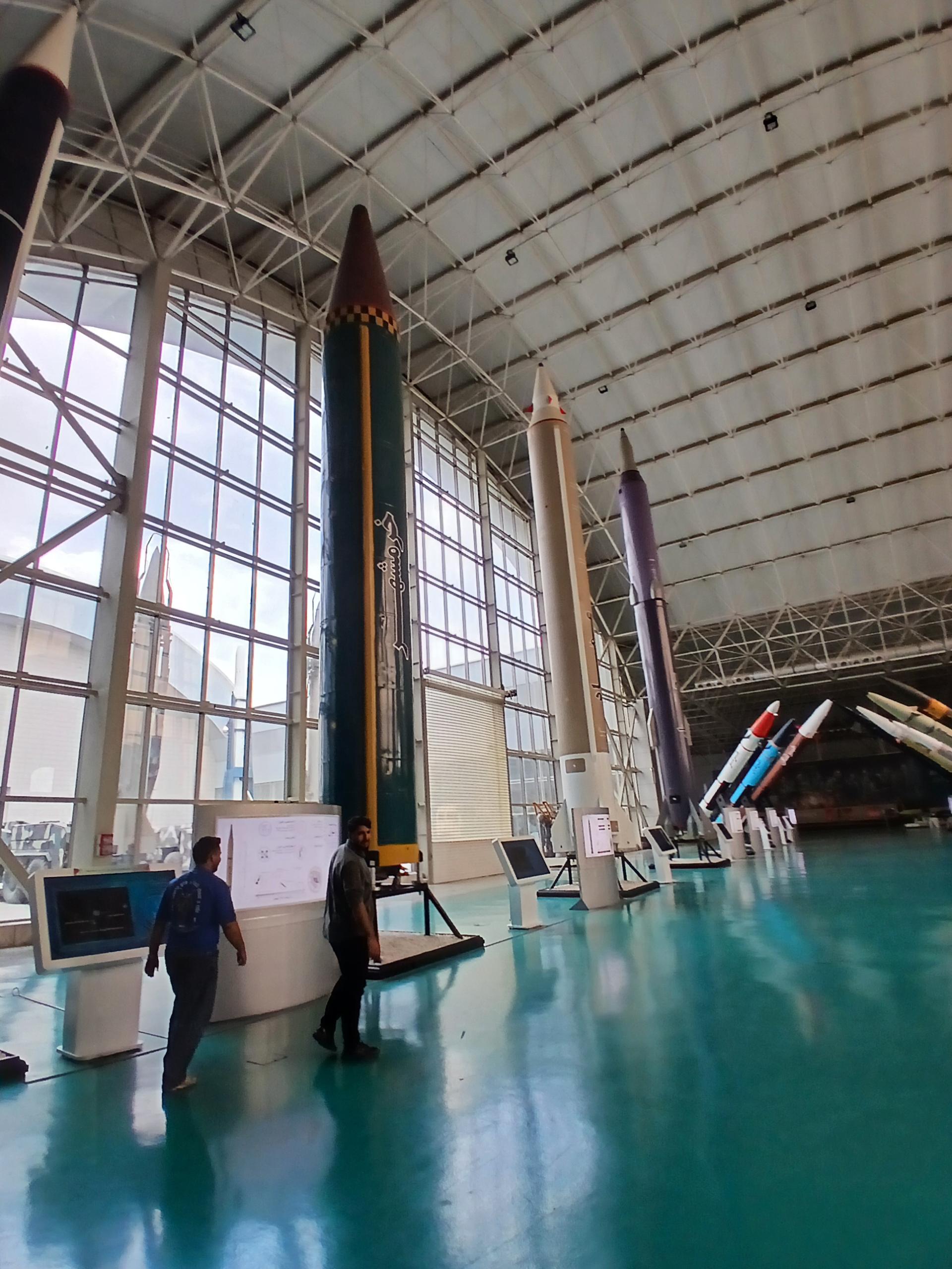 عکس درب ورودی پارک ملی هوا و فضا