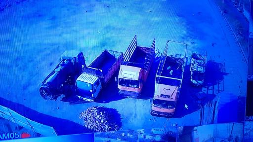 عکس پارکینگ خودروهای سنگین