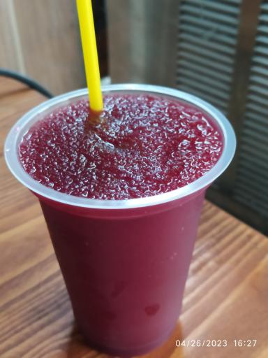 عکس بستنی قیفی با شیر محلی آپاتیه