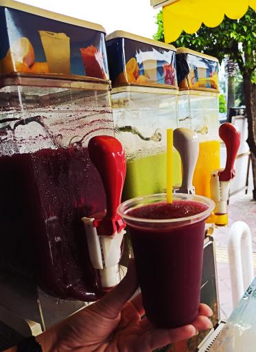 عکس بستنی قیفی با شیر محلی آپاتیه