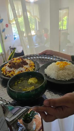 عکس باغ رستوران امی خانه