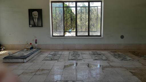 عکس آرامگاه علی اکبر دهخدا