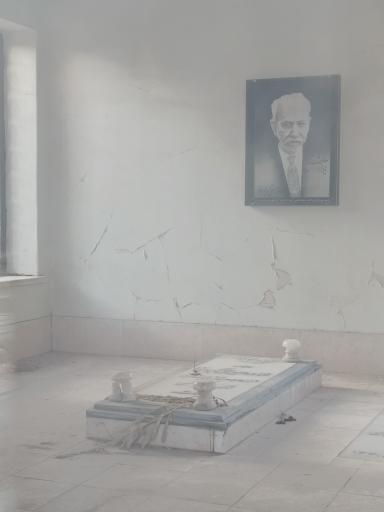 عکس آرامگاه علی اکبر دهخدا