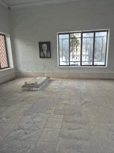 عکس آرامگاه علی اکبر دهخدا