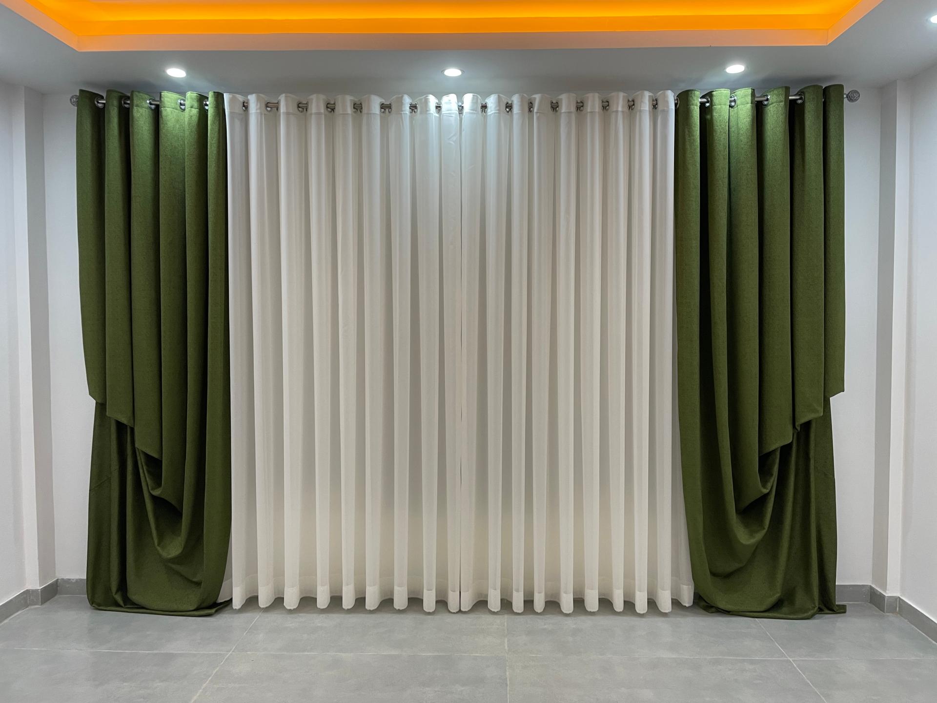 عکس پرده سرای دادمهر 