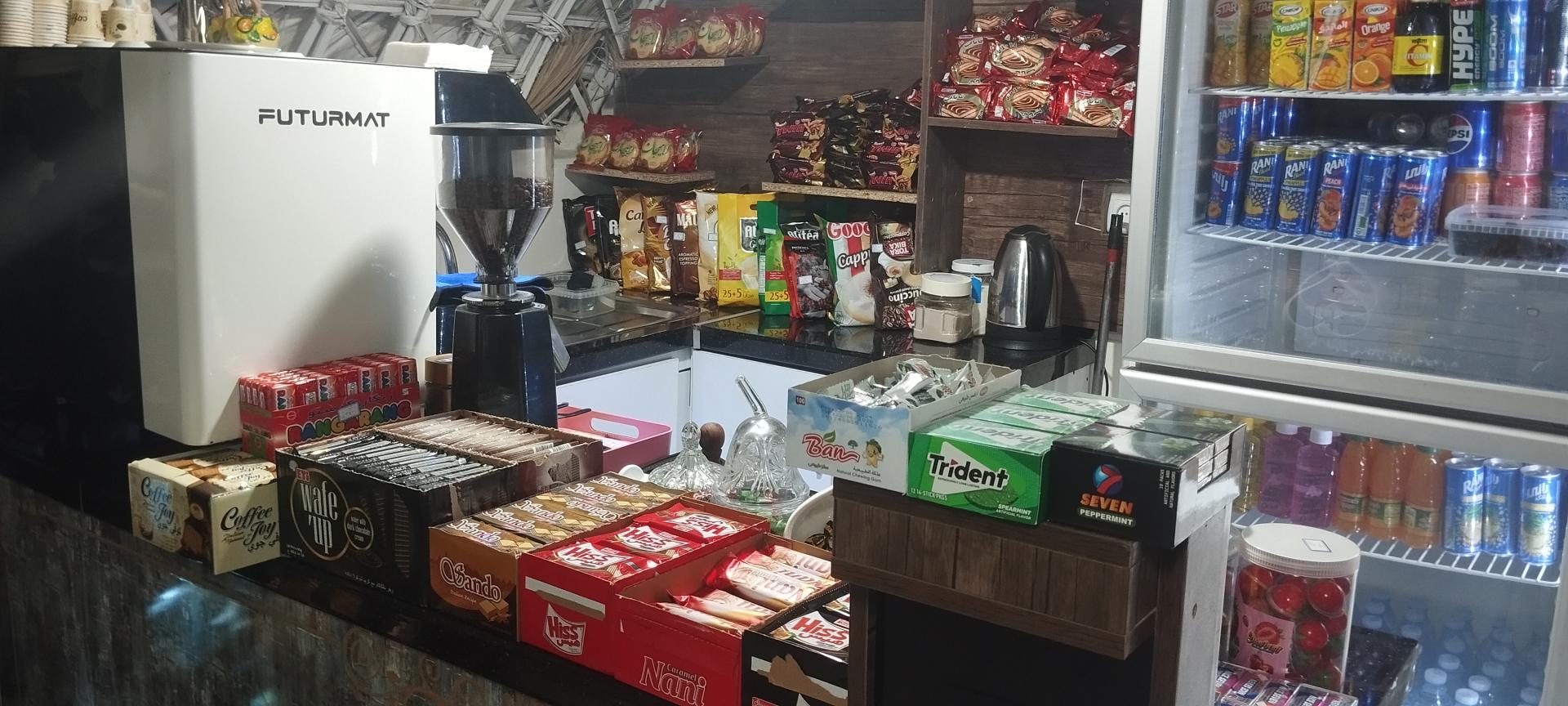 عکس کافه سنتی محله با مدیریت دیانت