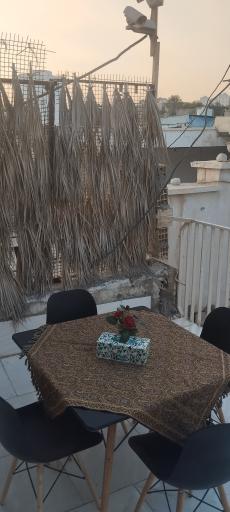 عکس کافه سنتی محله با مدیریت دیانت