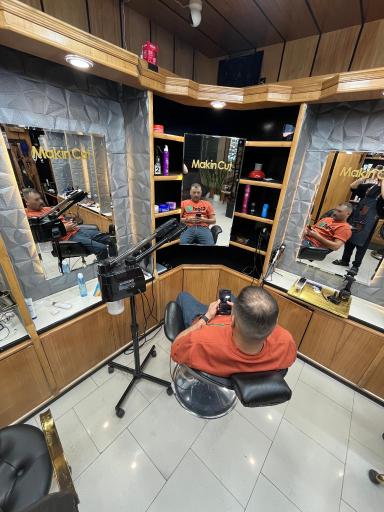 عکس آرایشگاه مردانه ماکین کات