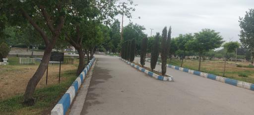 عکس گلزار شهدا و آرامگاه شریف آباد